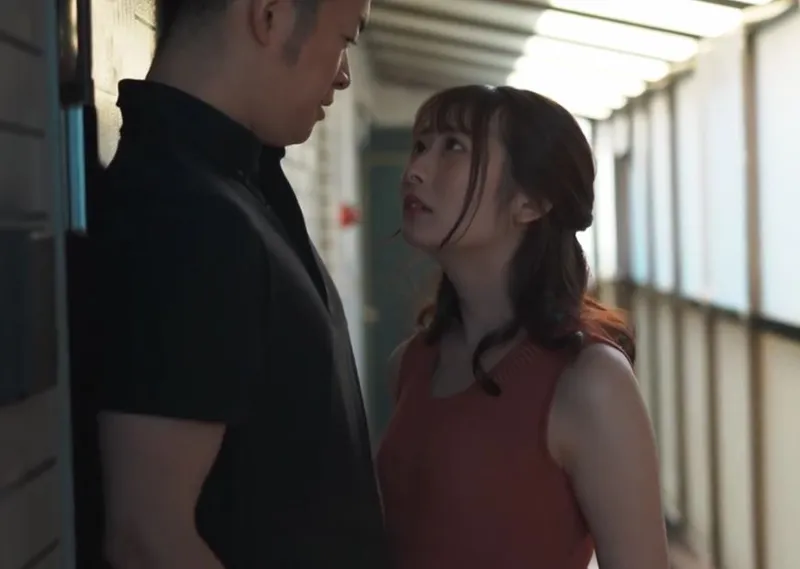 Bà xã mang thai, tôi bị quyến rũ bởi vợ nhà cạnh bên thường ở nhà một mình