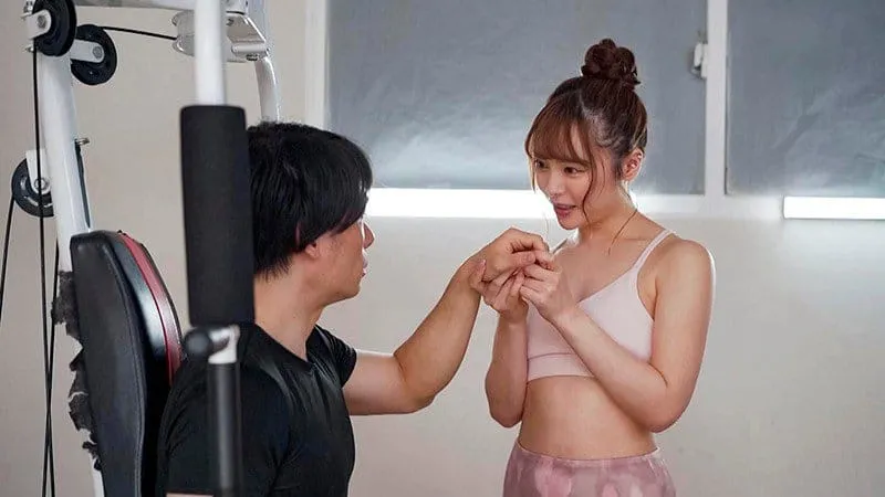Nữ huấn luyện viên gym và anh cbuồi học viên may mắn vl